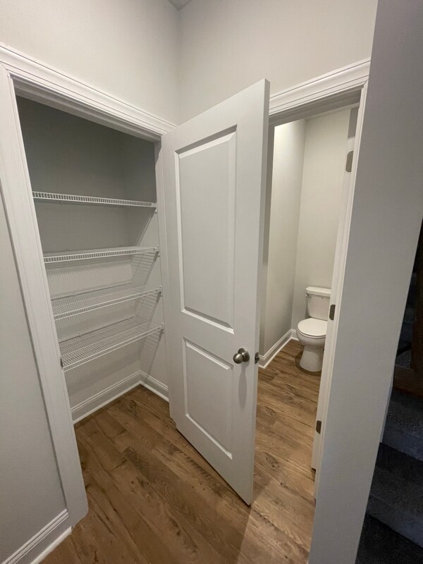 Building Photo - 704 Sutherland Ct