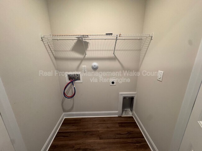 Building Photo - 5334 River Reach Dr