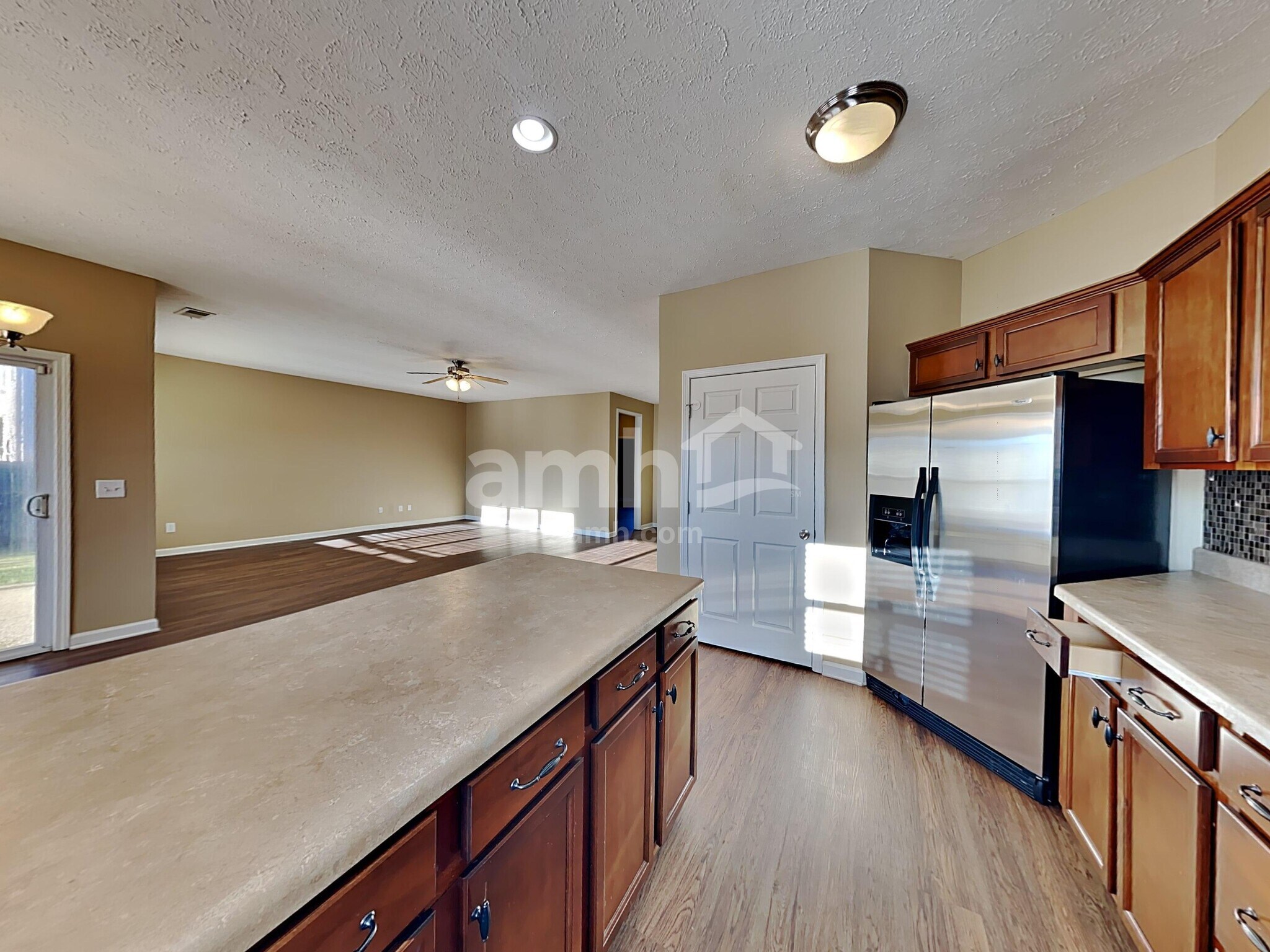 Building Photo - 533 Callie Ave