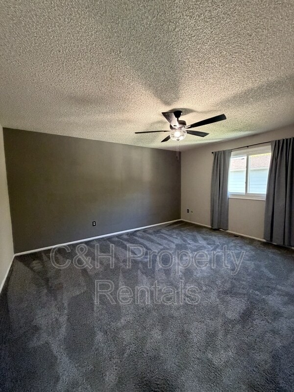 Building Photo - 1133 Minuteman St