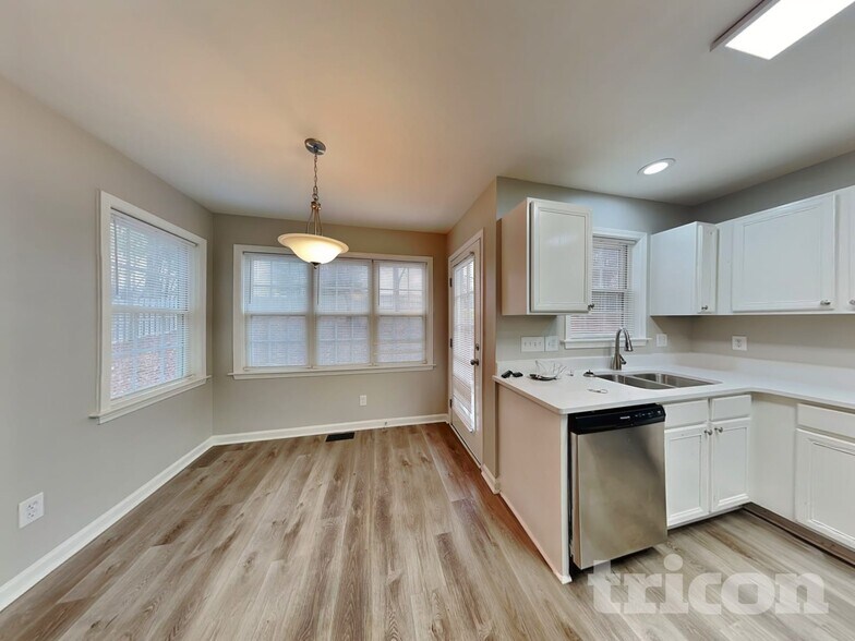 Building Photo - 125 Torrington Ave