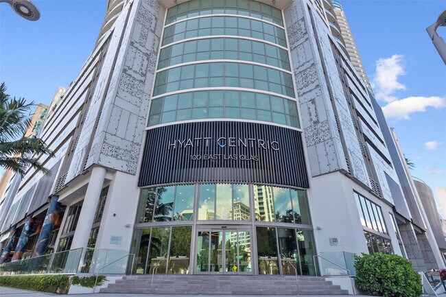 Building Photo - 100 E Las Olas Blvd