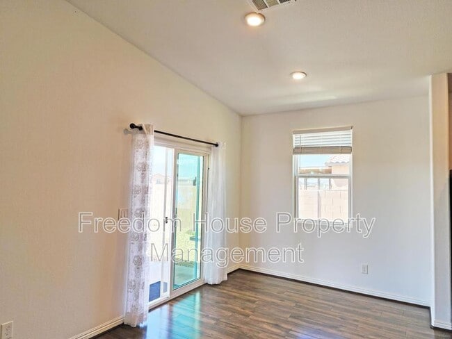 Building Photo - 3575 E Wallowa Dr