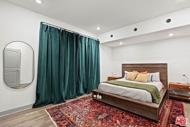 Building Photo - 3878 S Harvard Blvd