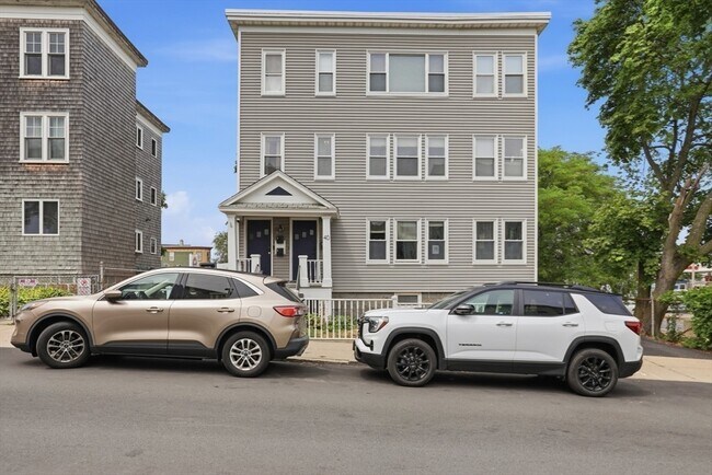 Building Photo - 40 Buttonwood St