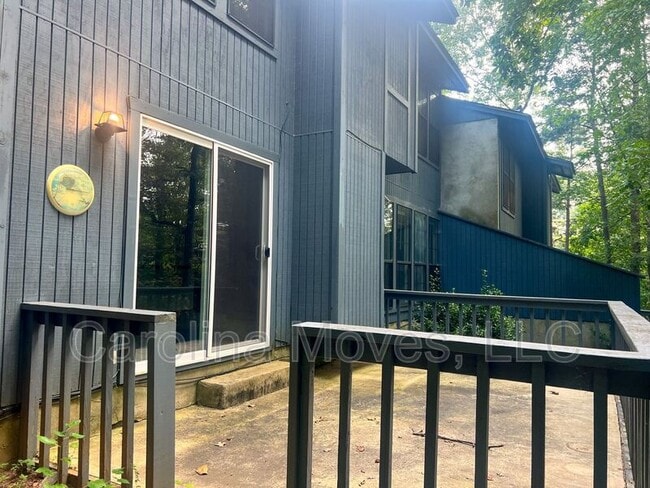 Building Photo - 214 Brookside Dr