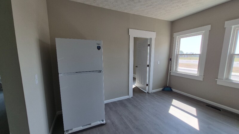 Building Photo - 912 Riverview Terrace