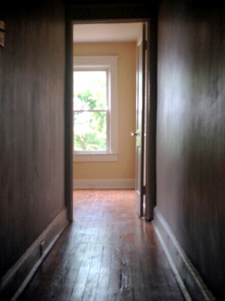 Building Photo - 2037 Park Ave
