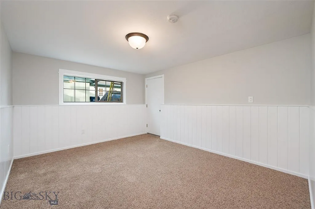 Building Photo - Spacious and Upgraded, Pet Friendly 4 Bed,...