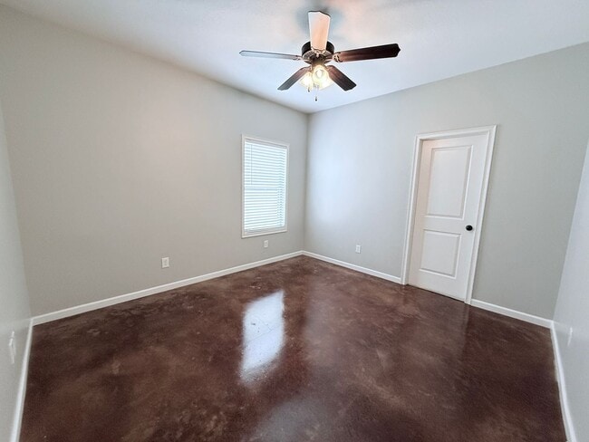 Building Photo - 101 Private Rd 4017