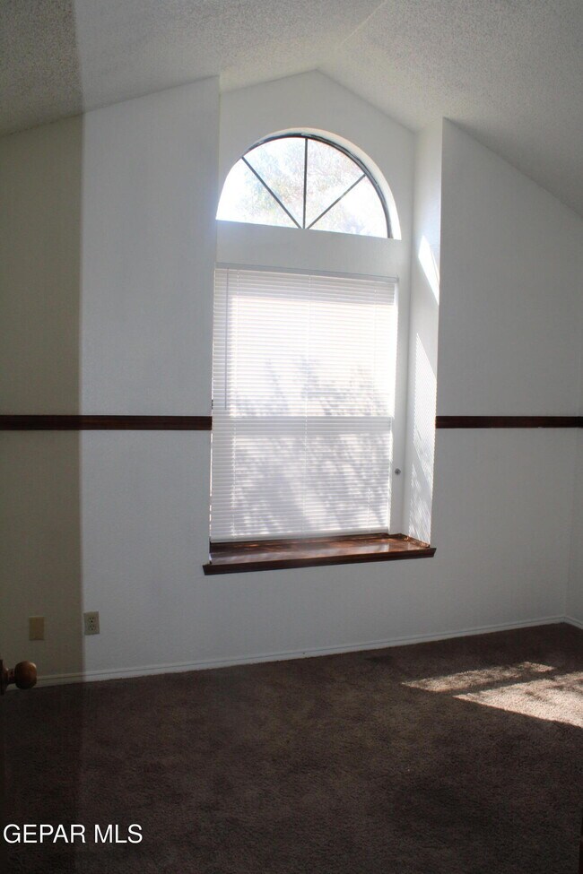 Building Photo - 1472 Sierra De Oro Dr