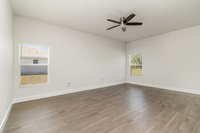 Building Photo - 1213 Waterford St SE