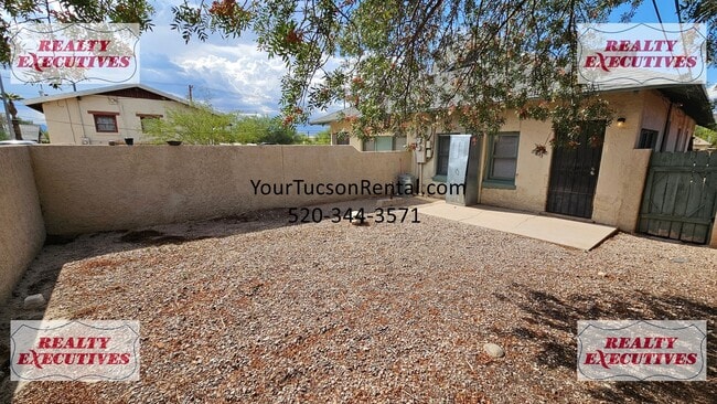 Building Photo - 8th Street and Euclid - 1 bedroom 1 bath r...