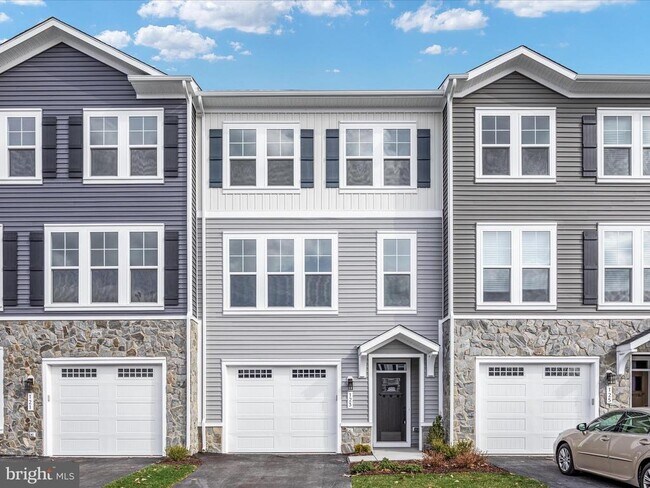 Building Photo - 123 Choke Cherry Ct