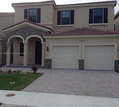 Building Photo - 19244 NE 9th Pl