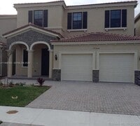 Building Photo - 19244 NE 9th Pl