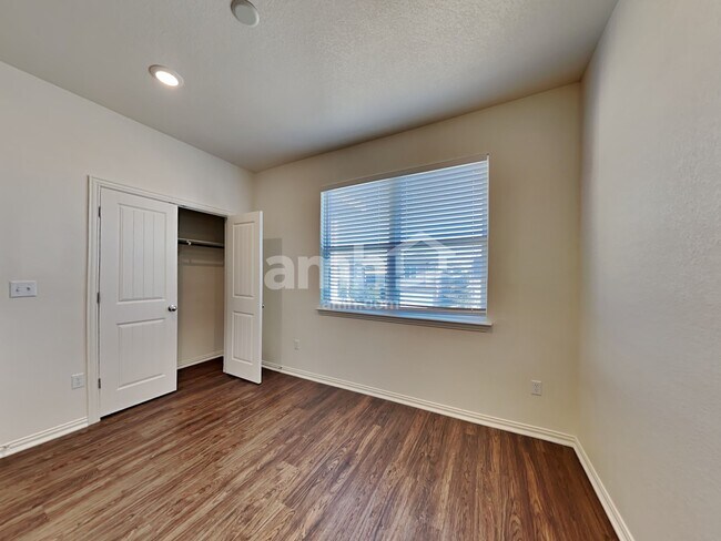 Building Photo - 175 Pebble Creek Run