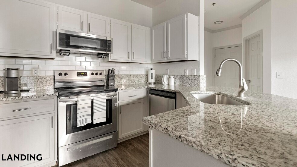 Building Photo - 19275 Stone Oak Pkwy