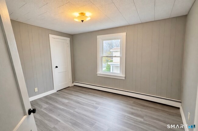 Building Photo - 54 Litchfield Ave