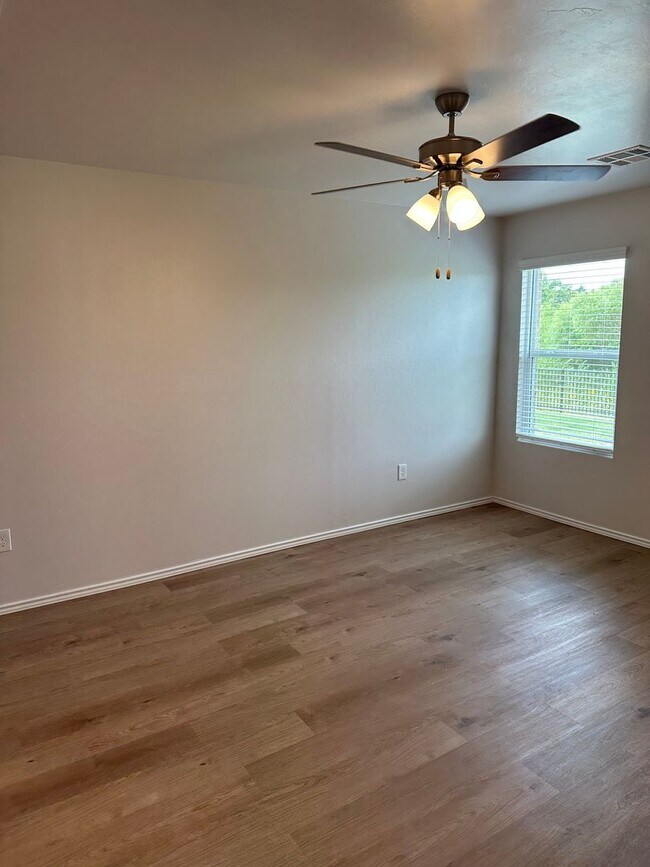 Building Photo - 9705 Gray Wolf Ln