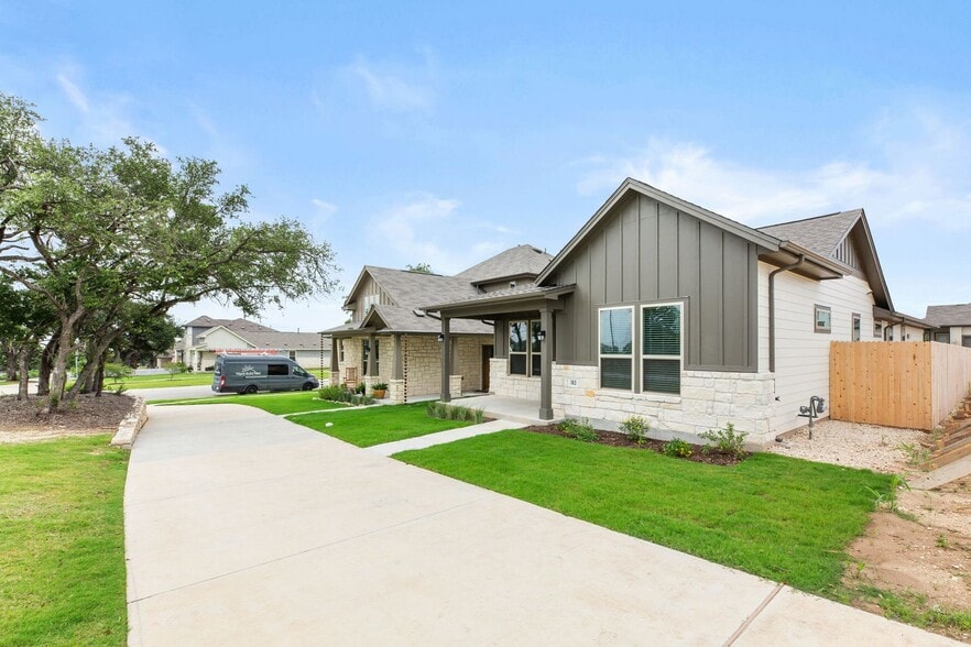 Building Photo - 183 Glocken Ln