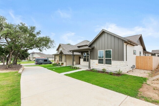 Building Photo - 183 Glocken Ln