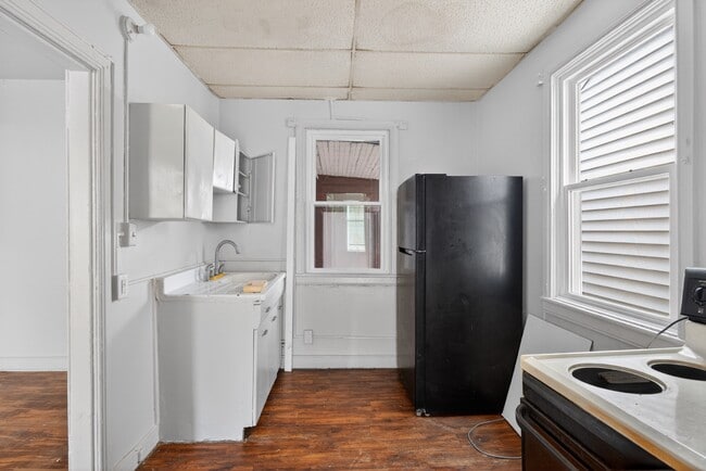 Building Photo - 31 N Hartley St