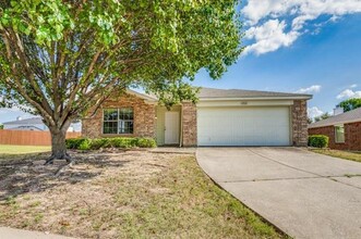 Building Photo - 4500 Blue Jay Ln