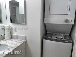 Building Photo - 3 br, 2 bath House - 1200 Brickell Bay Dr ...