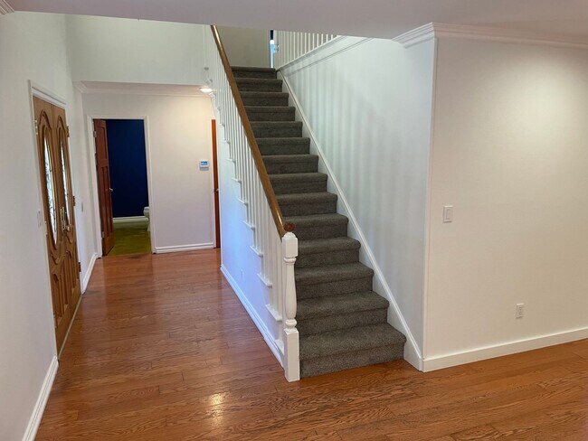 Building Photo - Spacious 4 Bedroom 4 Bath Ojai Home