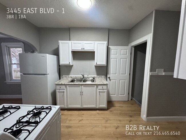 Building Photo - 3445 East Blvd