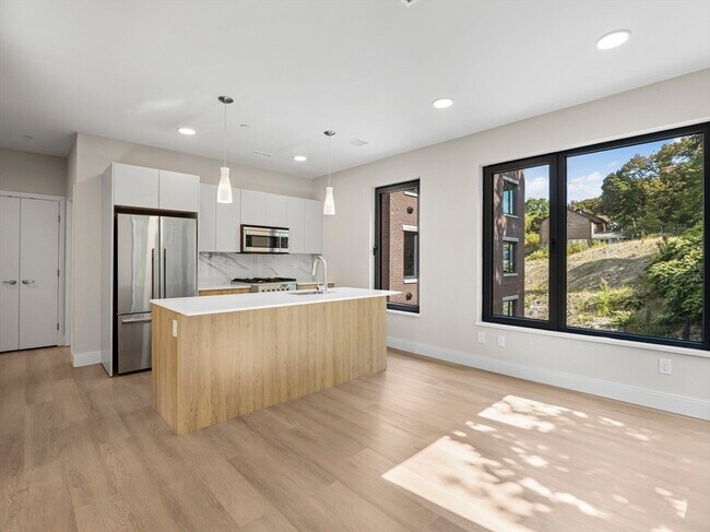 Building Photo - 249 Corey Rd