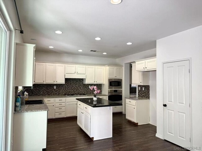 Building Photo - 1078 Augusta Cir