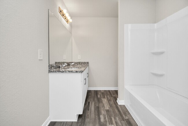 Building Photo - 15665 Briar Frst Dr