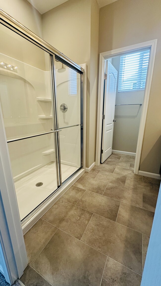 Building Photo - 2075 Wild Berry Wy