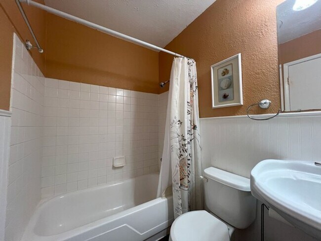 Building Photo - Beautiful Two Story Condo near Meadowood Mall