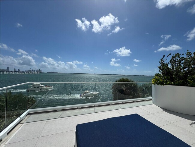 Building Photo - 770 Claughton Island Dr