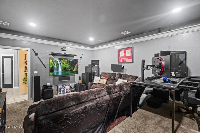 Building Photo - 212 S Manzanita Dr