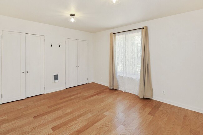 Building Photo - Monroe Four Bedroom on Acreage - Rare Find!