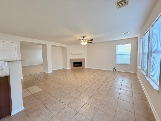 Building Photo - 431 Mantova Dr