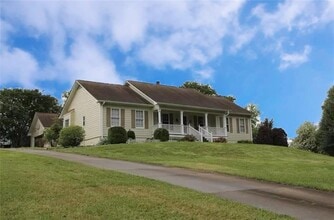 Building Photo - 818 Springlake Rd