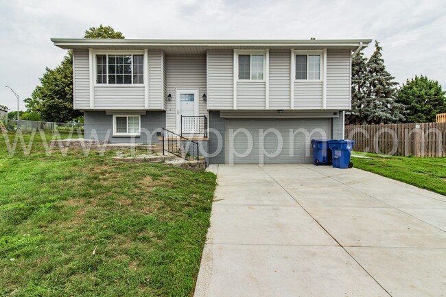 Primary Photo - Coming Soon! Beautifully Remodeled 3 Bedro...