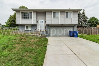 Building Photo - Beautifully Remodeled 3 Bedroom / 1.5 Bath Home | Millard