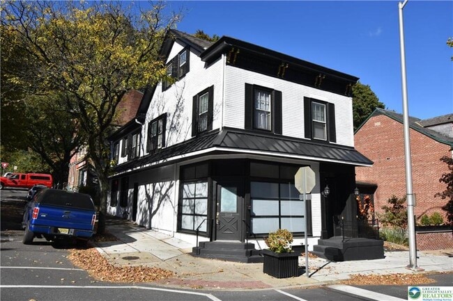 Building Photo - 100 N 4th St