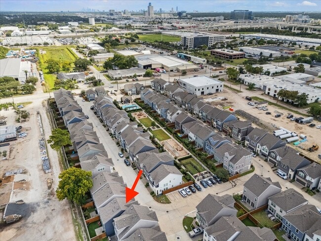 Building Photo - 10942 Brambling Wood Dr