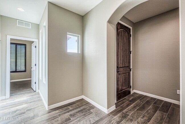 Building Photo - 12315 Houghton Springs Dr