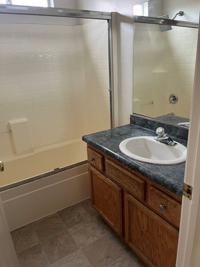 Building Photo - 5002 Canyon Peak Dr