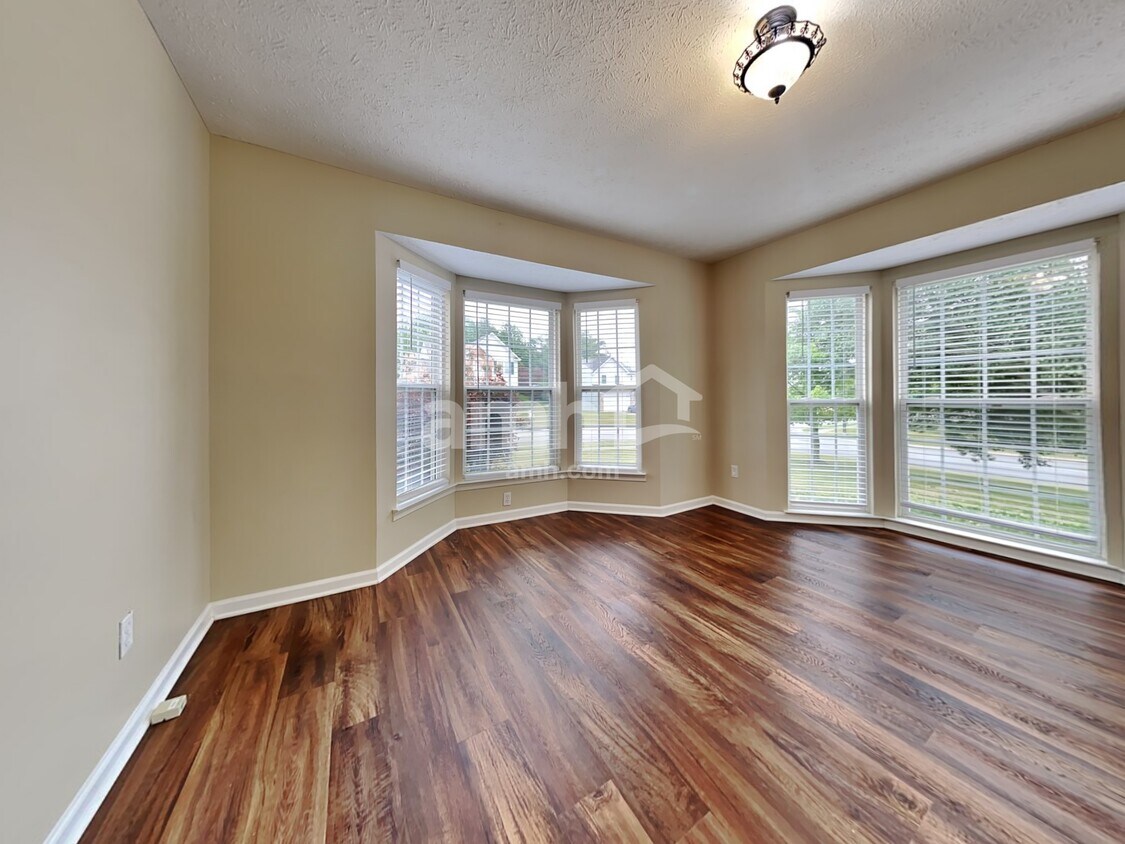 Building Photo - 8000 Trinity Shore Cir
