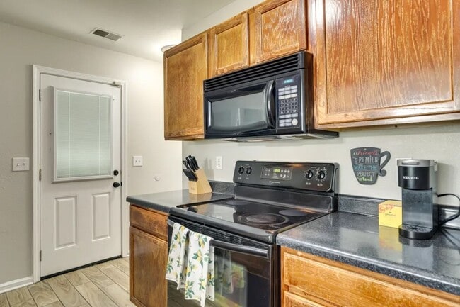 Building Photo - Vistiana Off Dorchester in Dorchester II S...