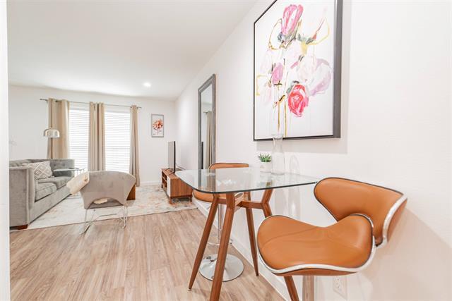 Building Photo - 606 N Marsalis Ave